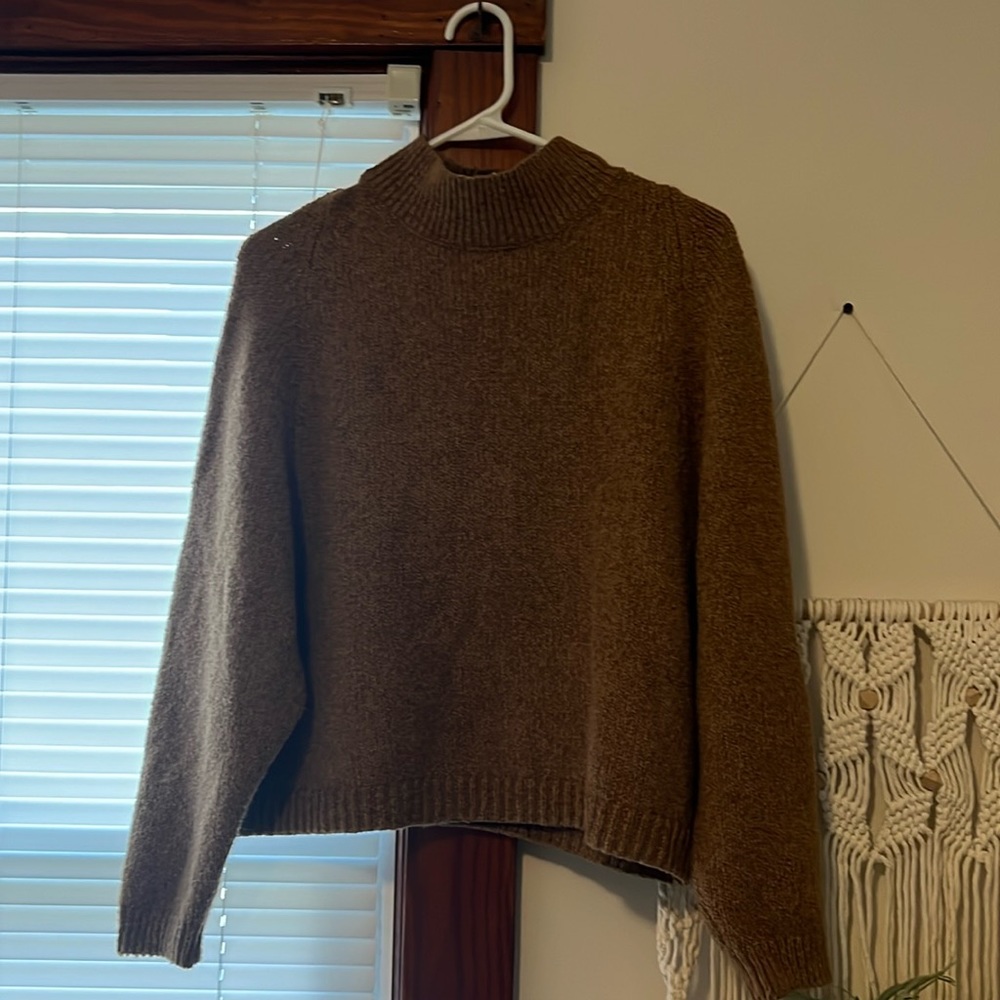 Brown old navy sweater like new